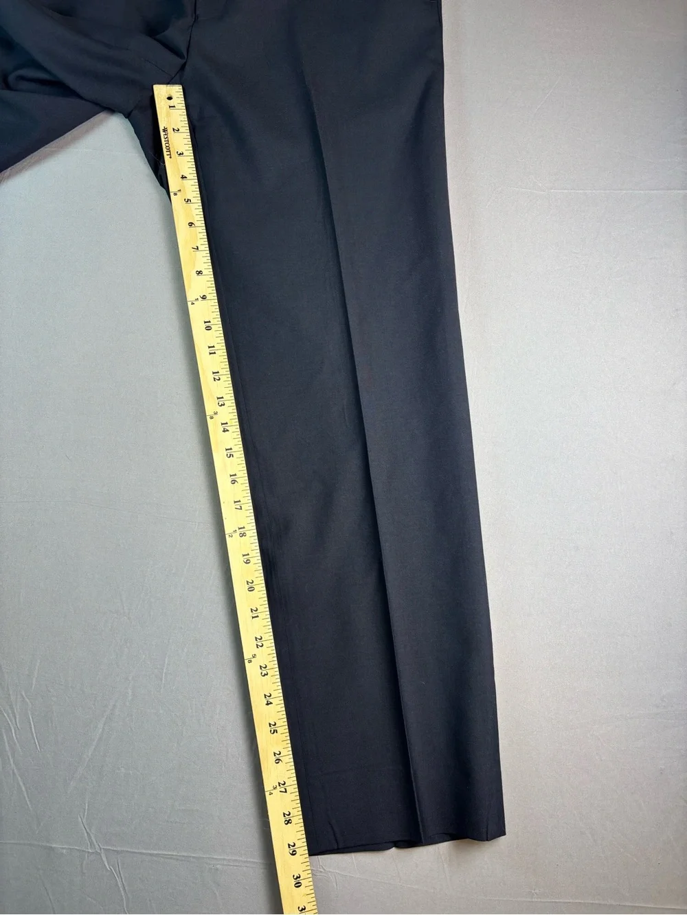 Ralph Lauren 100% Wool Dress Pants Size 34x32 in pristine condition.